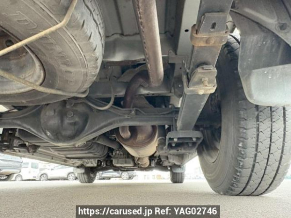 Used 2005 AT toyota regiusace-van TRH200K Image[40]