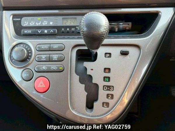 Used 2004 AT toyota wish ZNE10G Image[28]