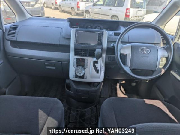 Used 2009 AT toyota voxy ZRR70G Image[15]