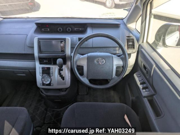 Used 2009 AT toyota voxy ZRR70G Image[17]