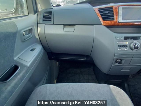 Used 2005 AT toyota noah AZR60G Image[19]
