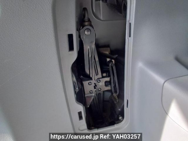 Used 2005 AT toyota noah AZR60G Image[42]
