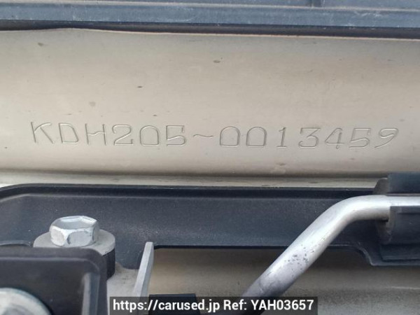 Used 2005 AT toyota regiusace-van KDH205K Image[14]