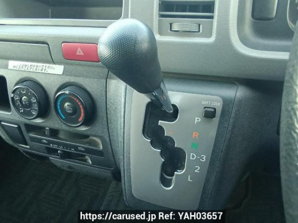 Used 2005 AT toyota regiusace-van KDH205K Image[27]