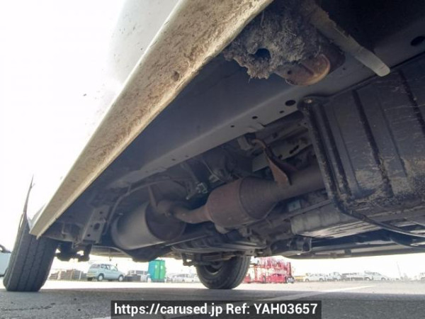 Used 2005 AT toyota regiusace-van KDH205K Image[36]