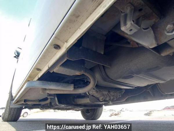 Used 2005 AT toyota regiusace-van KDH205K Image[38]