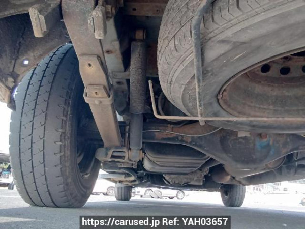 Used 2005 AT toyota regiusace-van KDH205K Image[40]