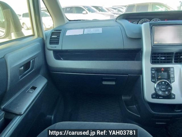 Used 2010 AT toyota noah ZRR70G Image[19]