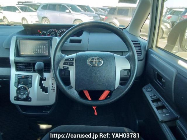 Used 2010 AT toyota noah ZRR70G Image[20]