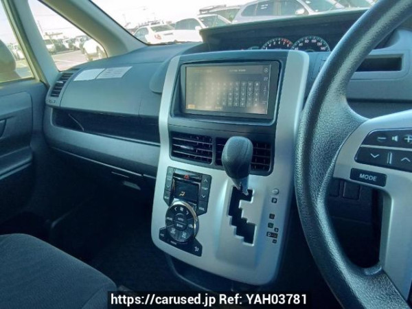 Used 2010 AT toyota noah ZRR70G Image[22]