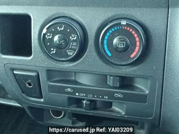 Used 2004 AT toyota hiace-van KDH205V Image[24]