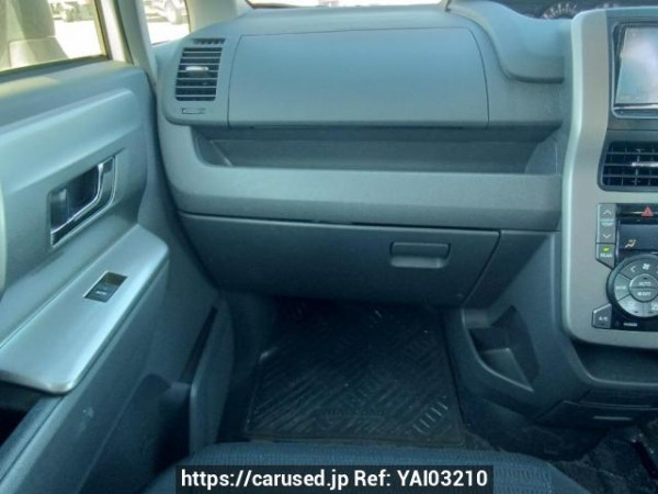 Used 2008 AT toyota voxy ZRR70W Image[20]
