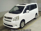 Toyota Noah ZRR75W