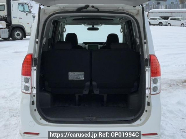 Used 2007 AT toyota noah ZRR75W Image[8]