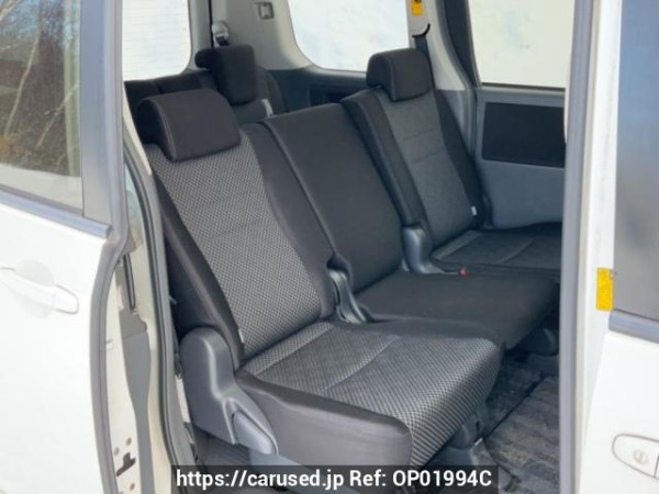 Used 2007 AT toyota noah ZRR75W Image[14]