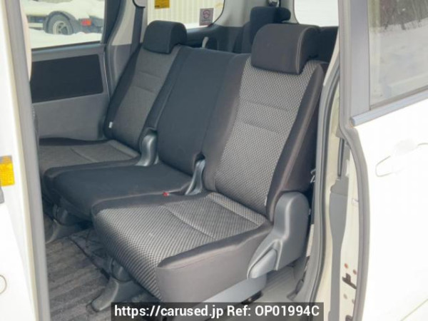Used 2007 AT toyota noah ZRR75W Image[15]