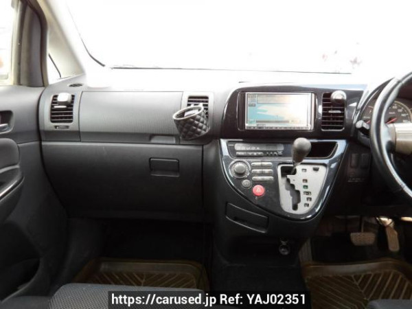 Used 2004 AT toyota wish ZNE10G Image[19]