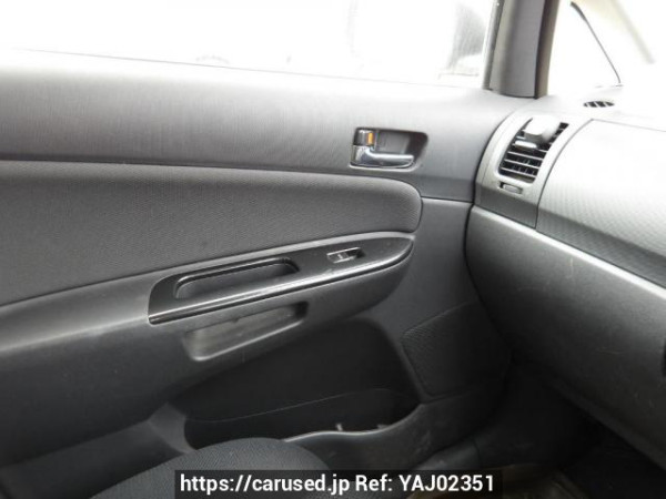 Used 2004 AT toyota wish ZNE10G Image[29]