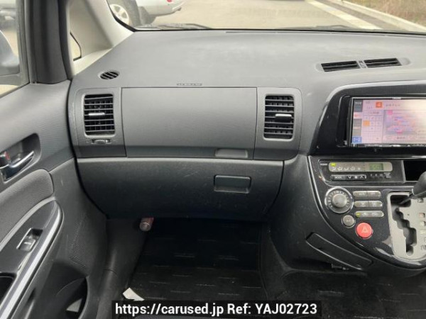 Used 2004 AT toyota wish ZNE10G Image[17]