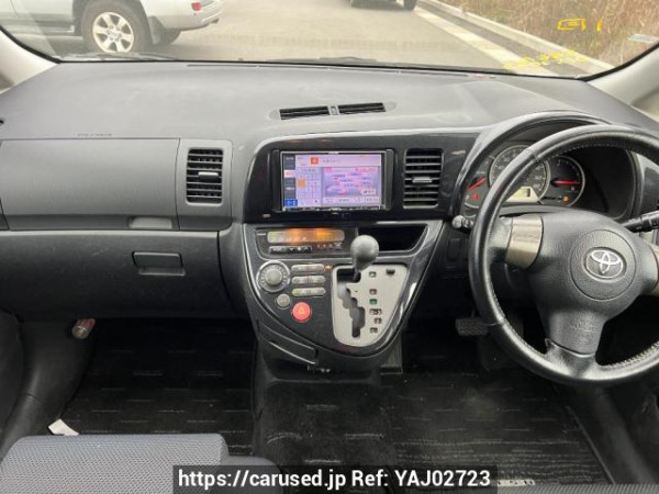 Used 2004 AT toyota wish ZNE10G Image[18]