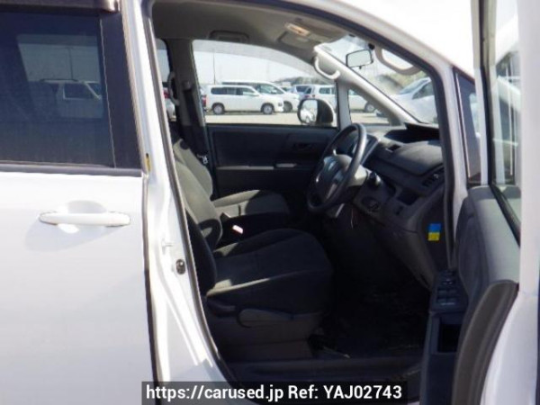 Used 2007 AT toyota voxy ZRR70G Image[11]