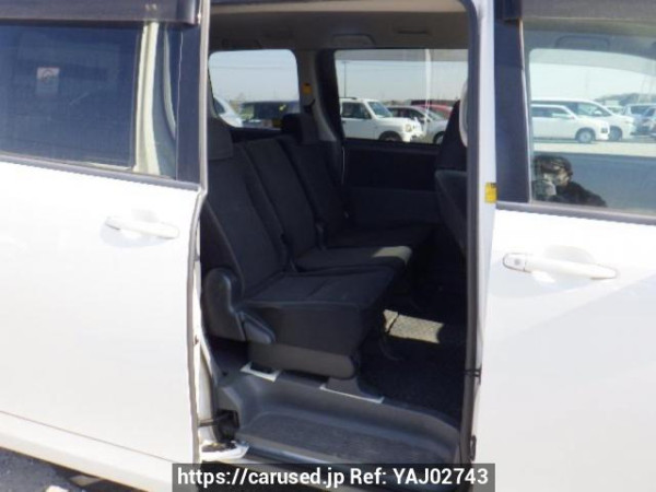 Used 2007 AT toyota voxy ZRR70G Image[13]