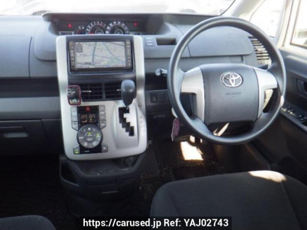 Used 2007 AT toyota voxy ZRR70G Image[19]