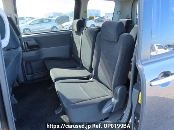 Used 2009 AT toyota noah ZRR70G Image[21]