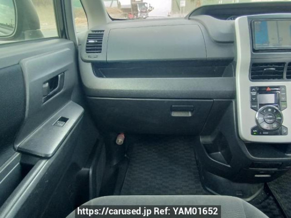 Used 2010 AT toyota noah ZRR70G Image[17]
