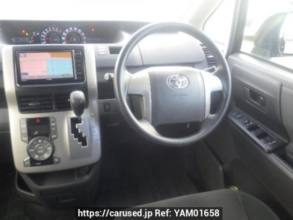 Used 2008 AT toyota noah ZRR70G Image[19]
