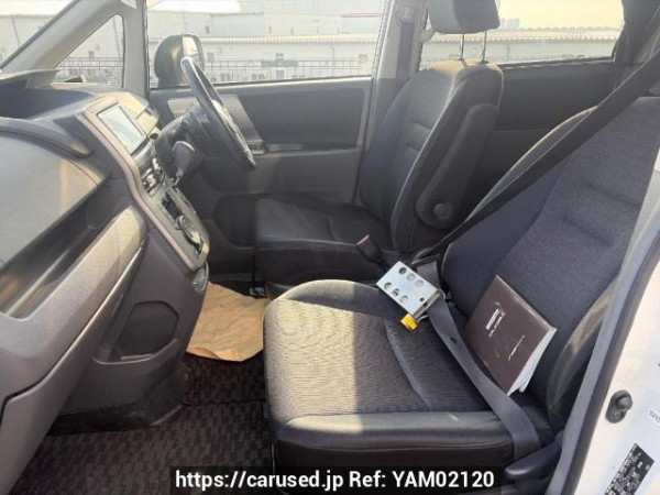 Used 2009 AT toyota voxy ZRR70W Image[11]