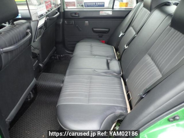 Used 2017 AT toyota crown-comfort TSS10 Image[12]