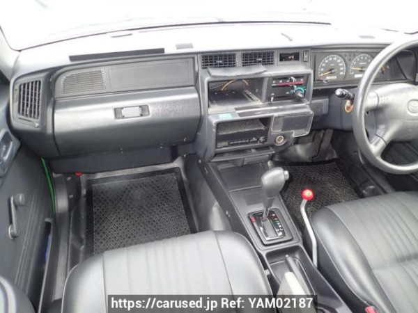 Used 2017 AT toyota crown-comfort TSS10 Image[14]