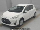 Toyota Aqua NHP10