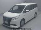 Toyota Noah ZWR80G