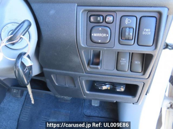 Used 2005 AT toyota sienta NCP81G Image[28]