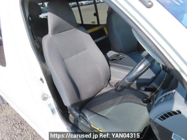 Used 2010 AT toyota regiusace-van TRH200K Image[19]
