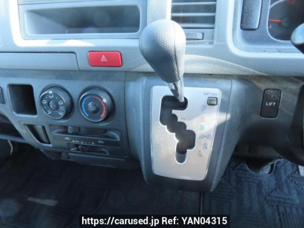 Used 2010 AT toyota regiusace-van TRH200K Image[33]
