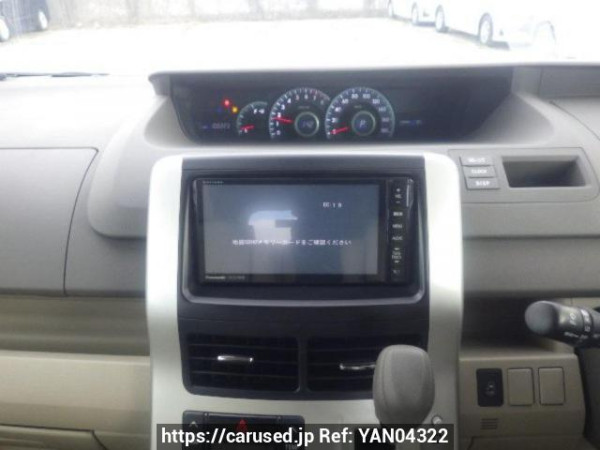Used 2013 AT toyota noah ZRR70G Image[23]