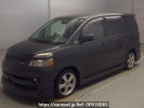 Toyota Voxy AZR60G