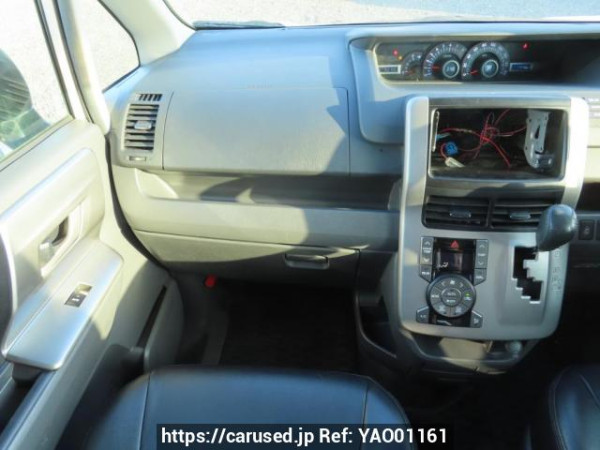 Used 2008 AT toyota voxy ZRR70W Image[26]