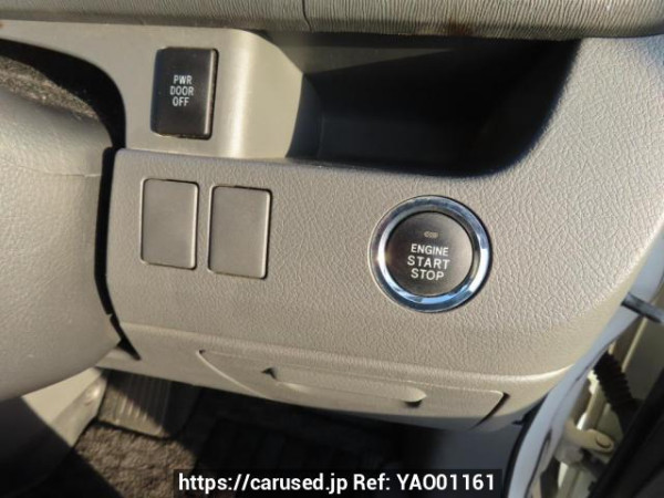Used 2008 AT toyota voxy ZRR70W Image[28]