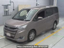 Toyota Noah ZRR85G