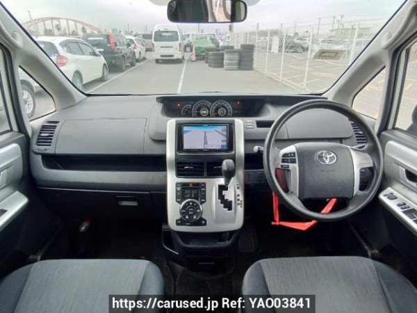 Used 2011 AT toyota noah ZRR75W Image[18]