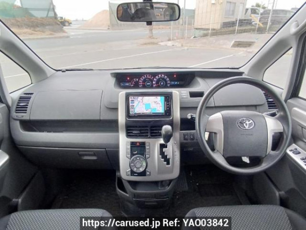 Used 2007 AT toyota noah ZRR70W Image[18]