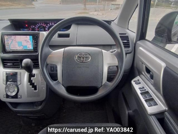 Used 2007 AT toyota noah ZRR70W Image[20]