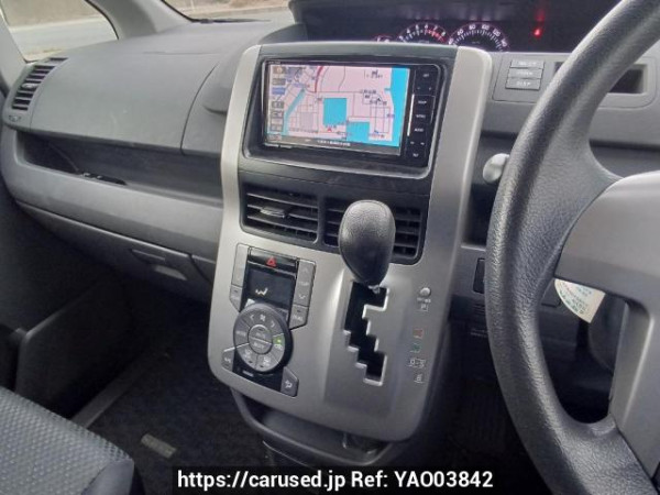 Used 2007 AT toyota noah ZRR70W Image[22]