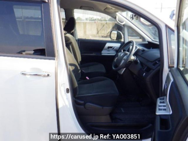 Used 2011 AT toyota noah ZRR75G Image[11]
