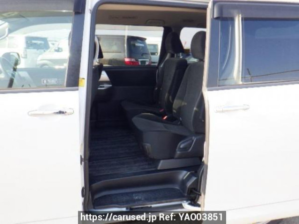 Used 2011 AT toyota noah ZRR75G Image[14]