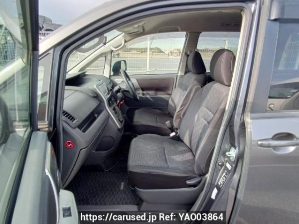 Used 2010 AT toyota noah ZRR70W Image[14]